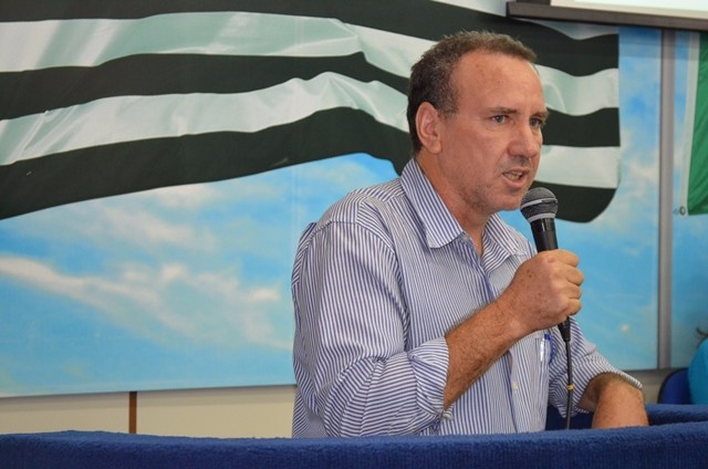 201737_FOTO - Professor Antonio anuncia recursos para Esportes e Lazer